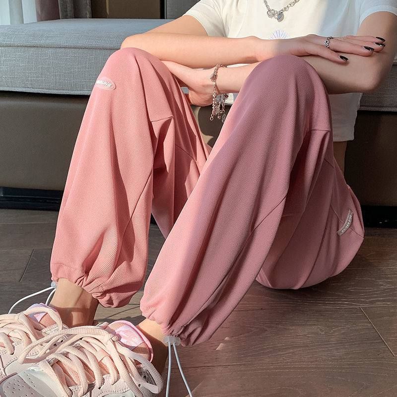 Слайд  Базовые и универсальные штаны и удлиненные шортики 💜 Розовый
