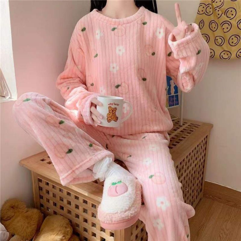 Слайд  Необыкновенно теплая и приятная пижама Персик розовый